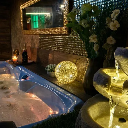 Sofia Private Wellness - Sauna & Jacuzzi * براغ