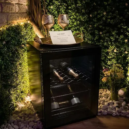 Sofia Private Wellness - Sauna & Jacuzzi Apartamento *